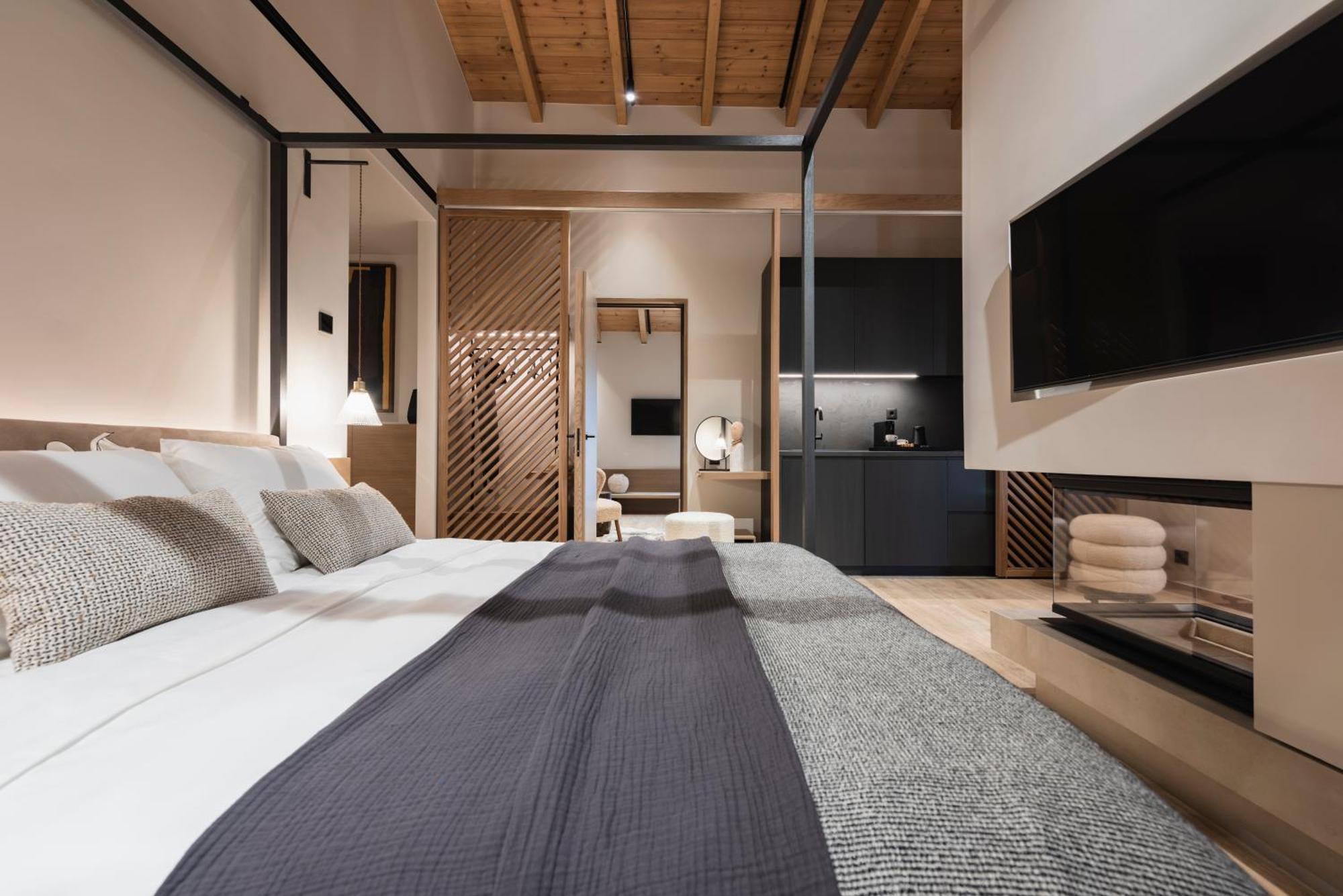 Revi Mountain Resort Boutique Hotel Kalavryta Room photo