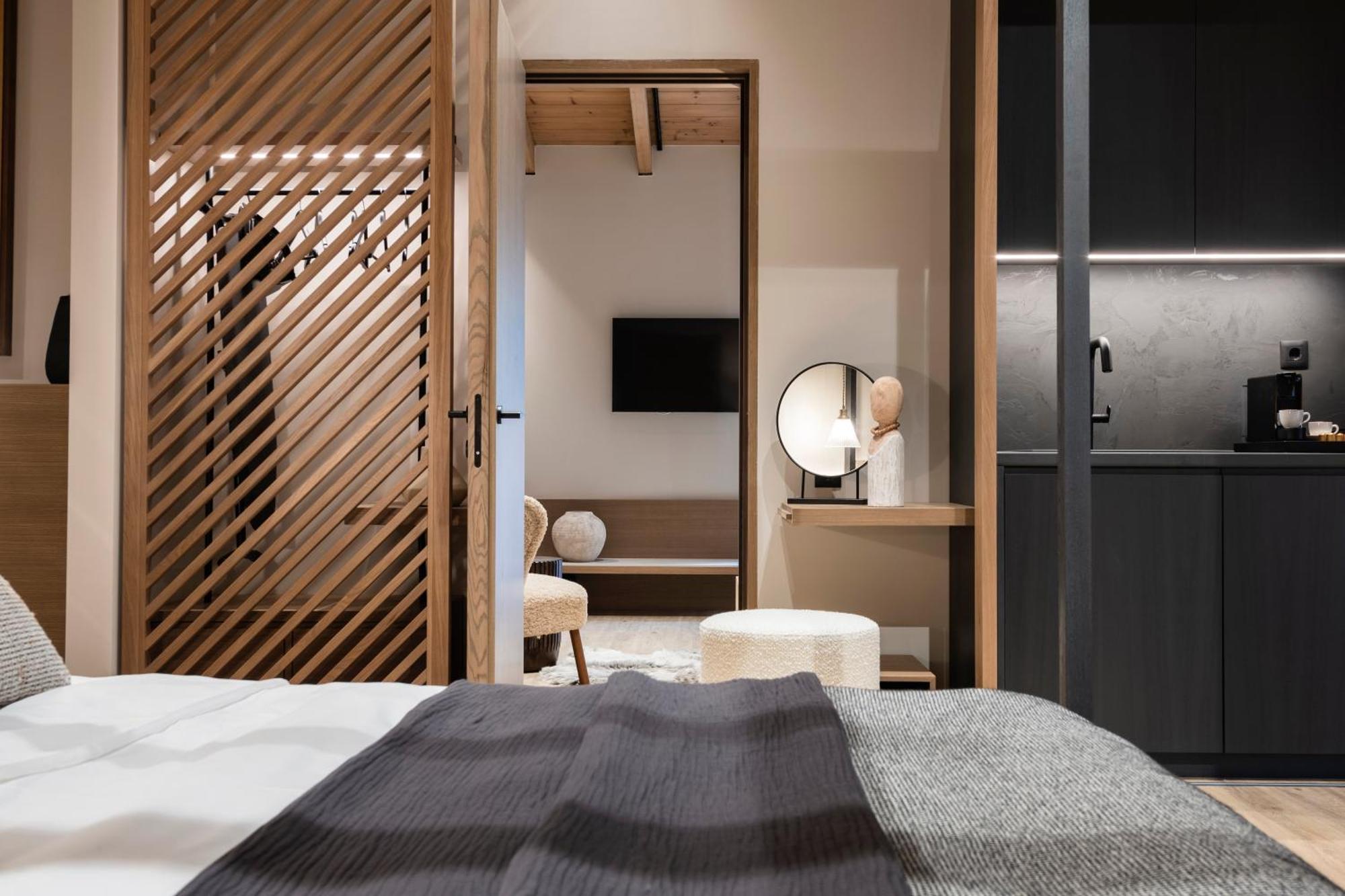 Revi Mountain Resort Boutique Hotel Kalavryta Room photo